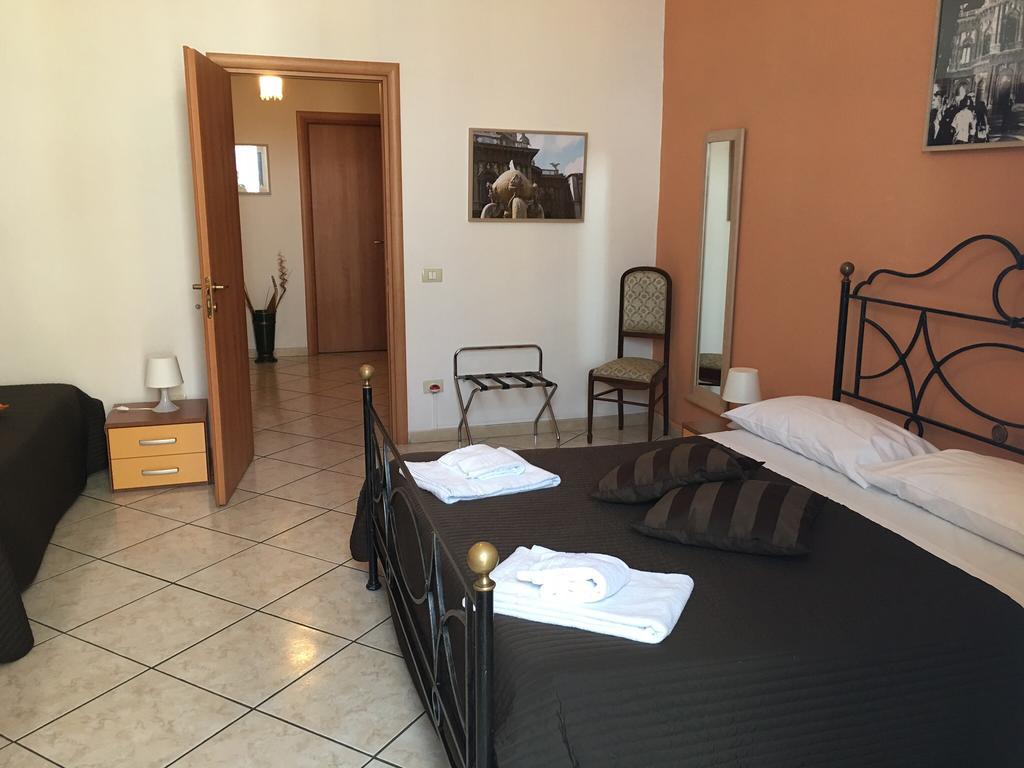 Platamone Rooms Κατάνια Εξωτερικό φωτογραφία